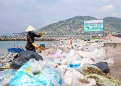 Công nghệ viễn thám giám sát rác thải nhựa ven biển